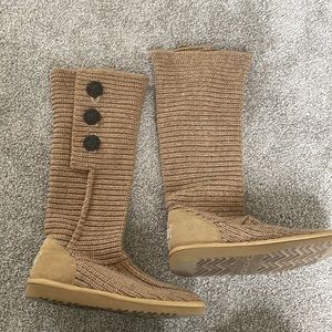 UGG Cardy boots in Tan